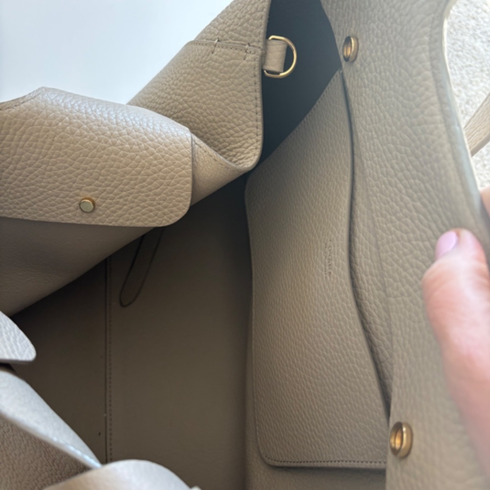 Cuyana Pebbled Leather Tote in Beige - Picture 6 of 9